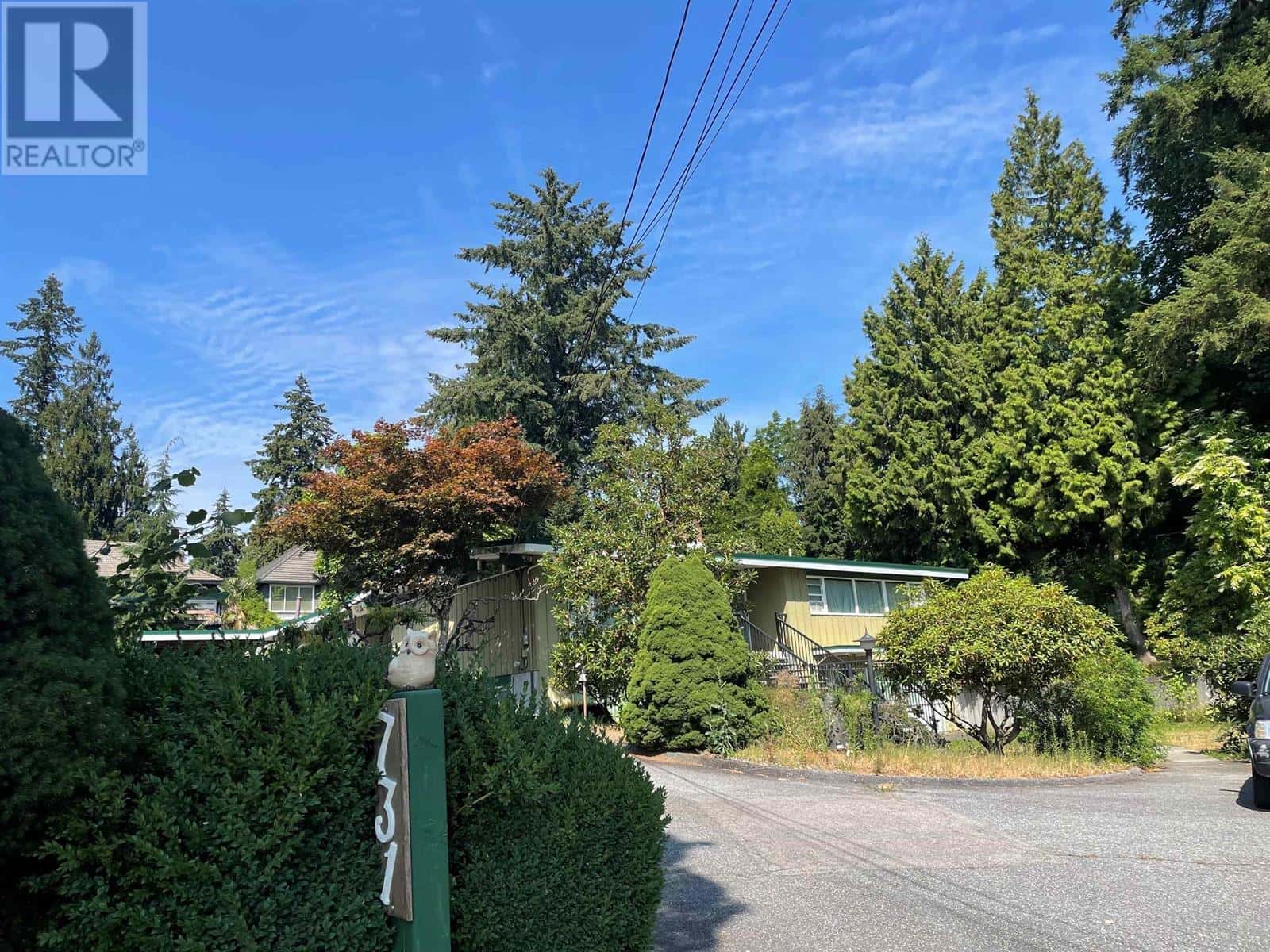 731 SHAW AVENUE — Coquitlam, British Columbia - Photo 4 of 12