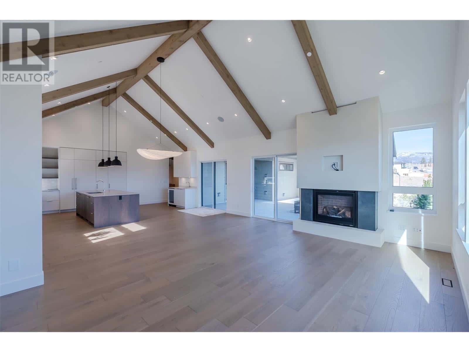 17579 SANBORN Street — Summerland, British Columbia - Photo 3 of 38