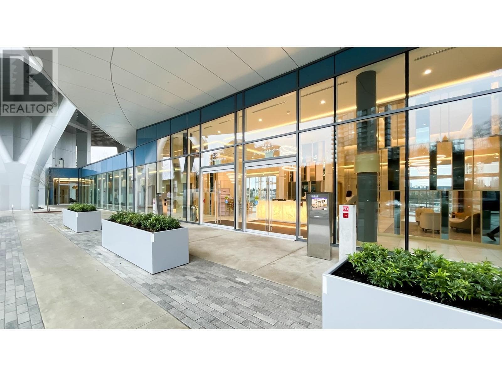 4605 4880 LOUGHEED HIGHWAY — Burnaby, British Columbia - Main photo