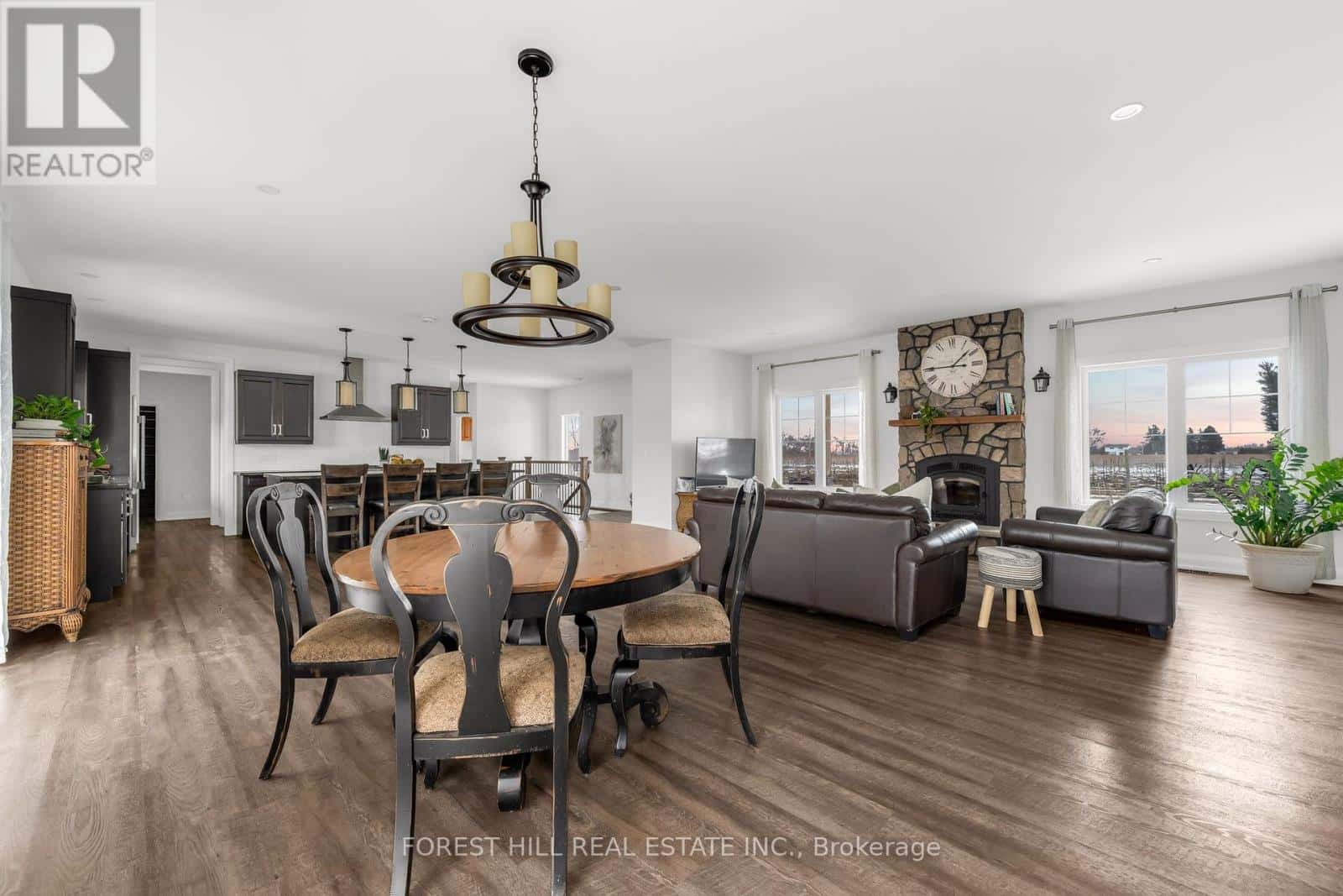 3756 NINTH STREET — Lincoln (Lincoln-Jordan/Vineland), Ontario - Photo 2 of 37