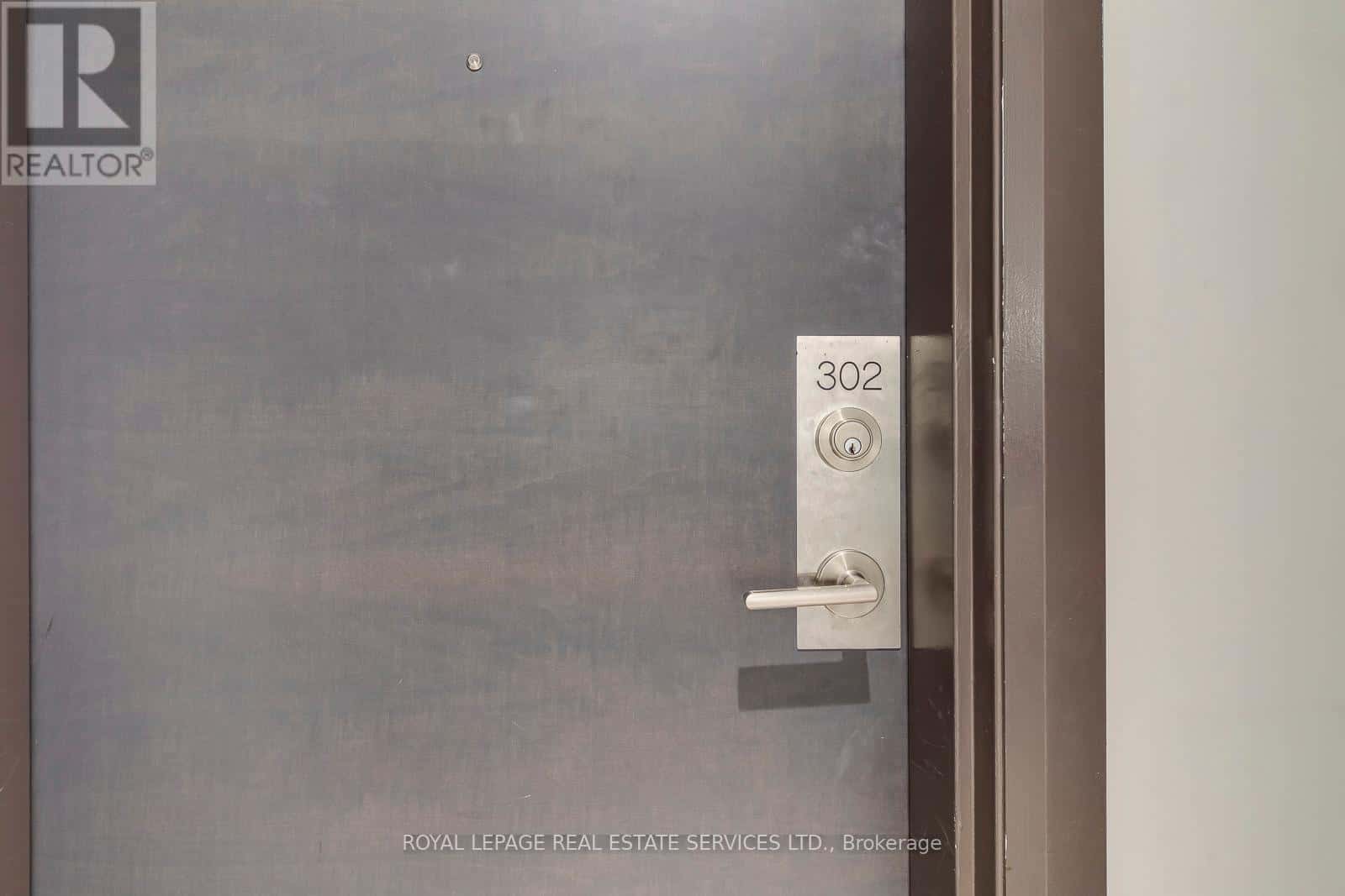 302 - 2393 BRONTE ROAD — Oakville (WM Westmount), Ontario - Photo 4 of 34