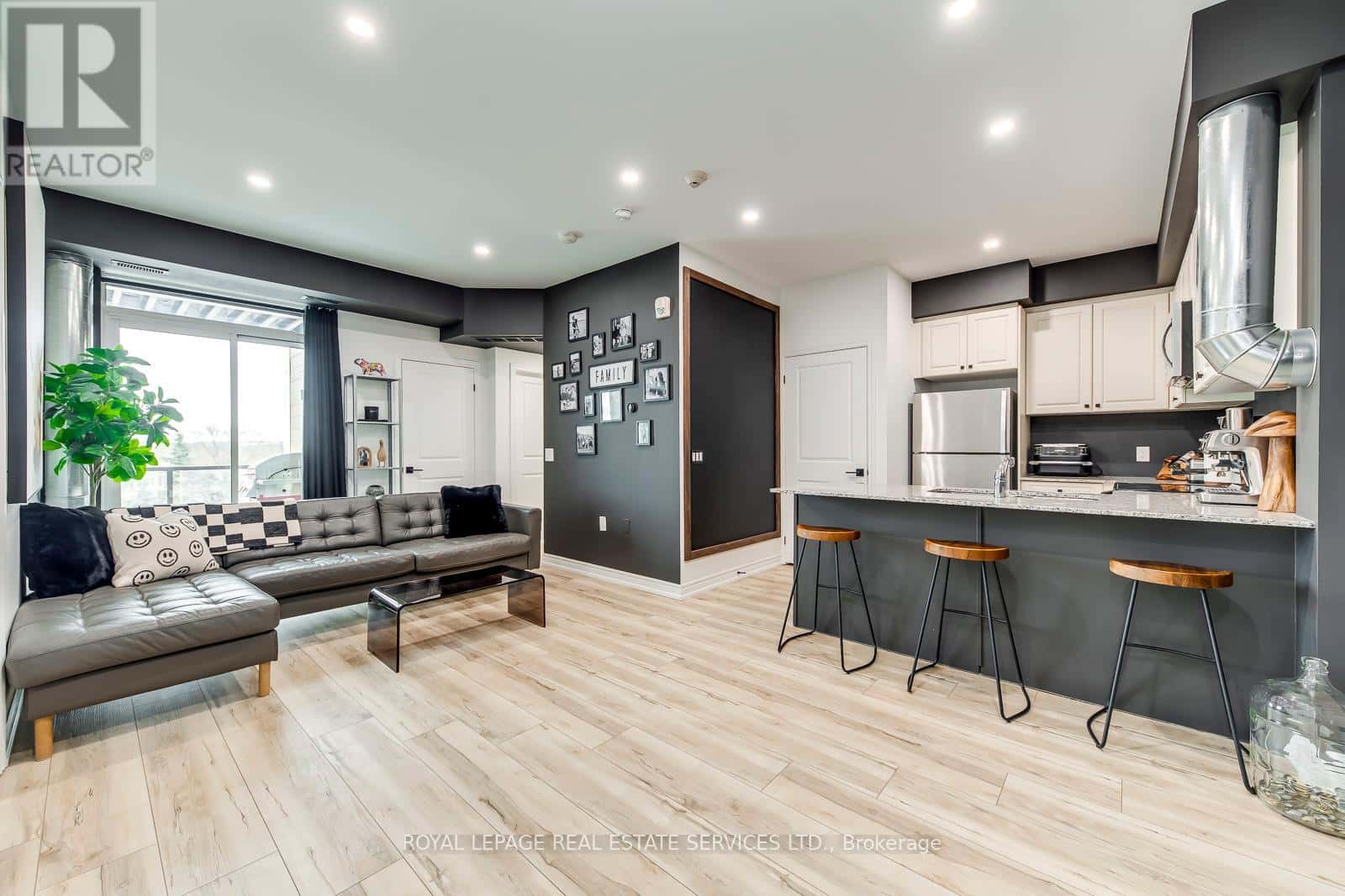 302 - 2393 BRONTE ROAD — Oakville (WM Westmount), Ontario - Photo 5 of 34