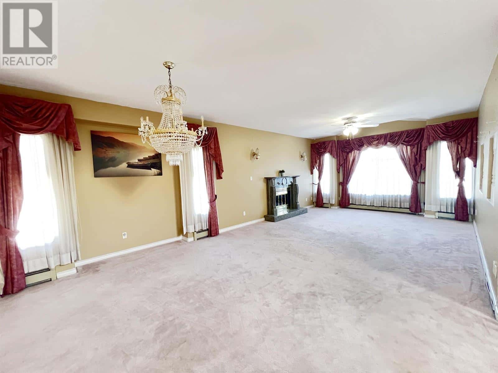 11240 GRANVILLE AVENUE — Richmond, British Columbia - Photo 4 of 26