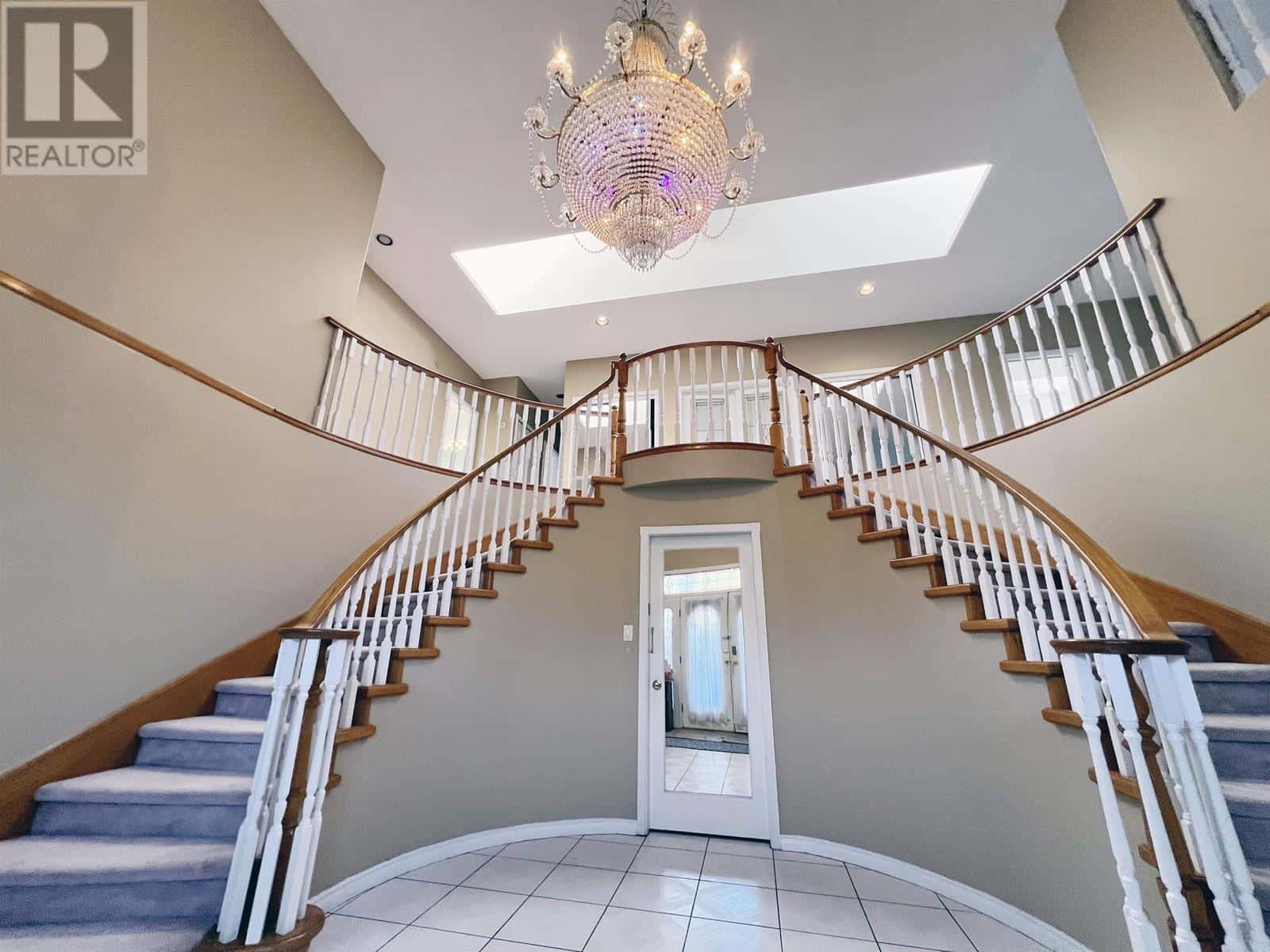 11240 GRANVILLE AVENUE — Richmond, British Columbia - Photo 2 of 26