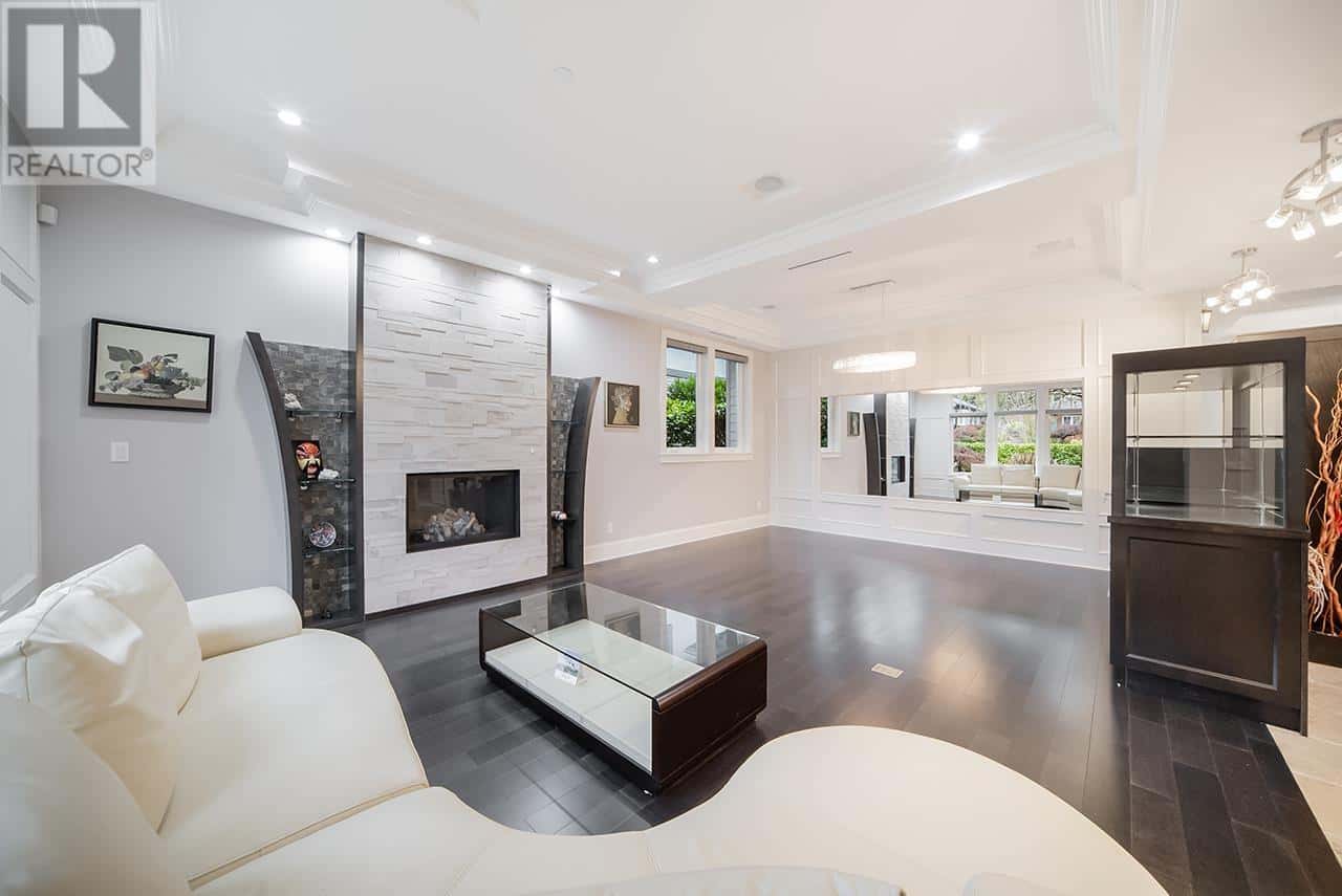 1420 W 53RD AVENUE — Vancouver, British Columbia - Photo 3 of 32