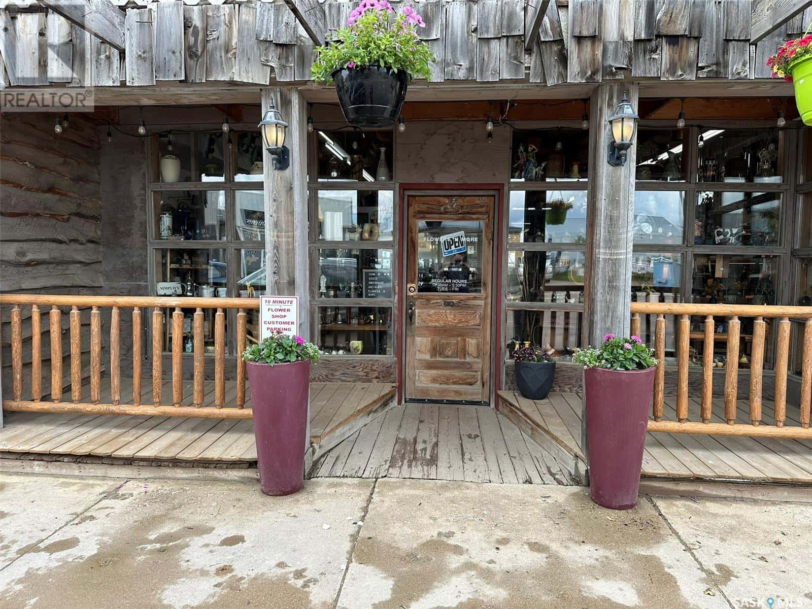 100 Main STREET — Spiritwood, Saskatchewan - Photo 2 of 38