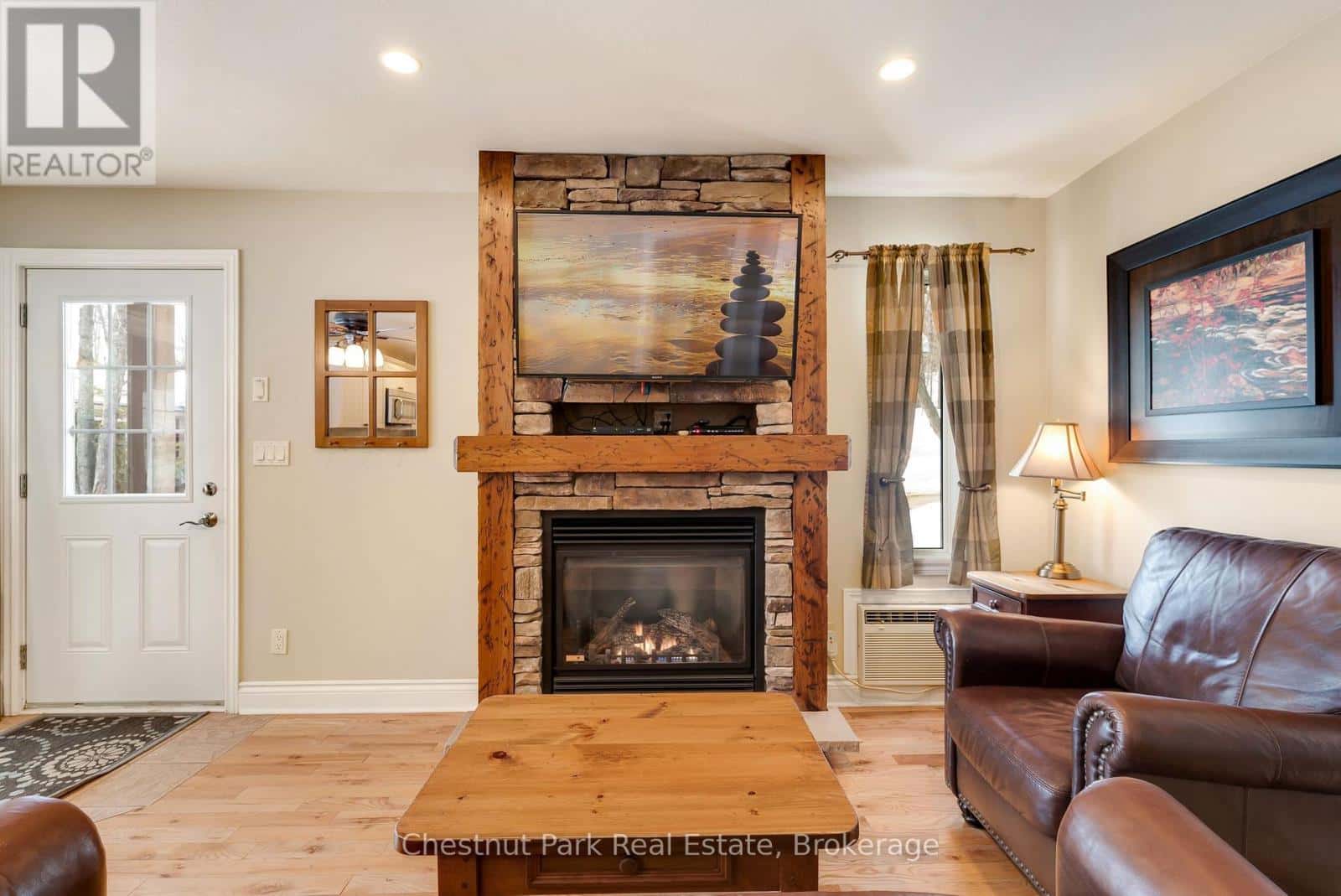 1052 RAT BAY 105-8 ROAD — Lake of Bays (Franklin), Ontario - Photo 4 of 32