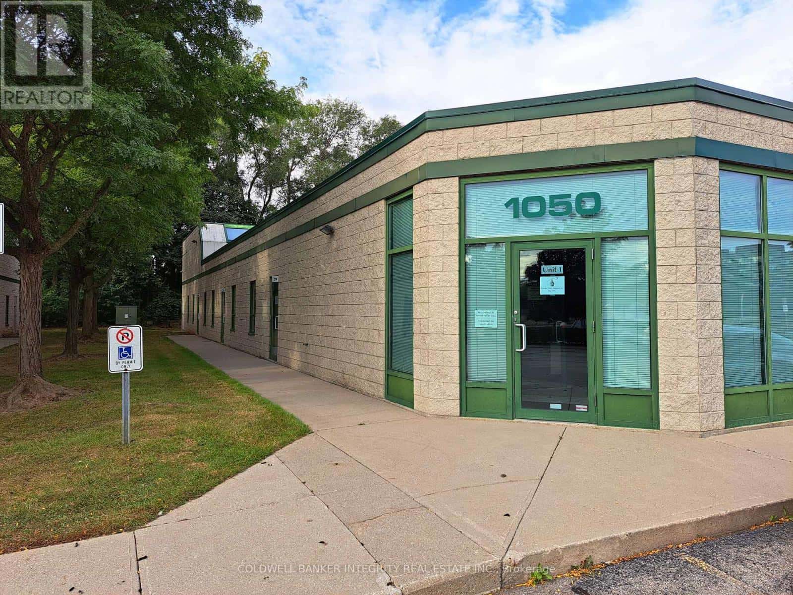 , Burlington (LaSalle), — Burlington (LaSalle) - Photo 2 of 17