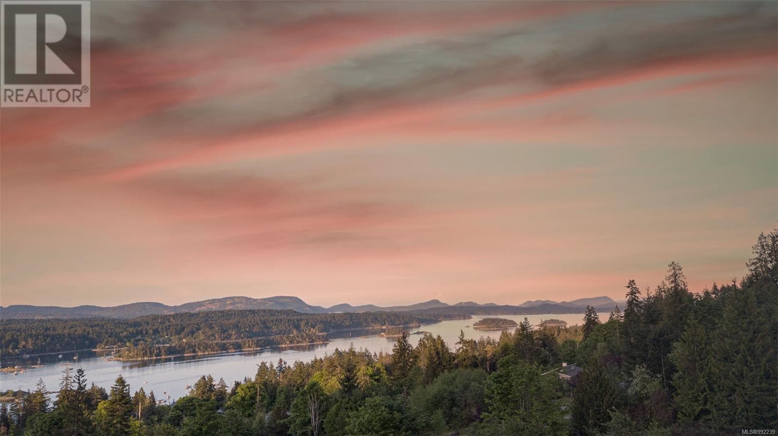 125 Bishops Walk Rd — Salt Spring, British Columbia - Main photo