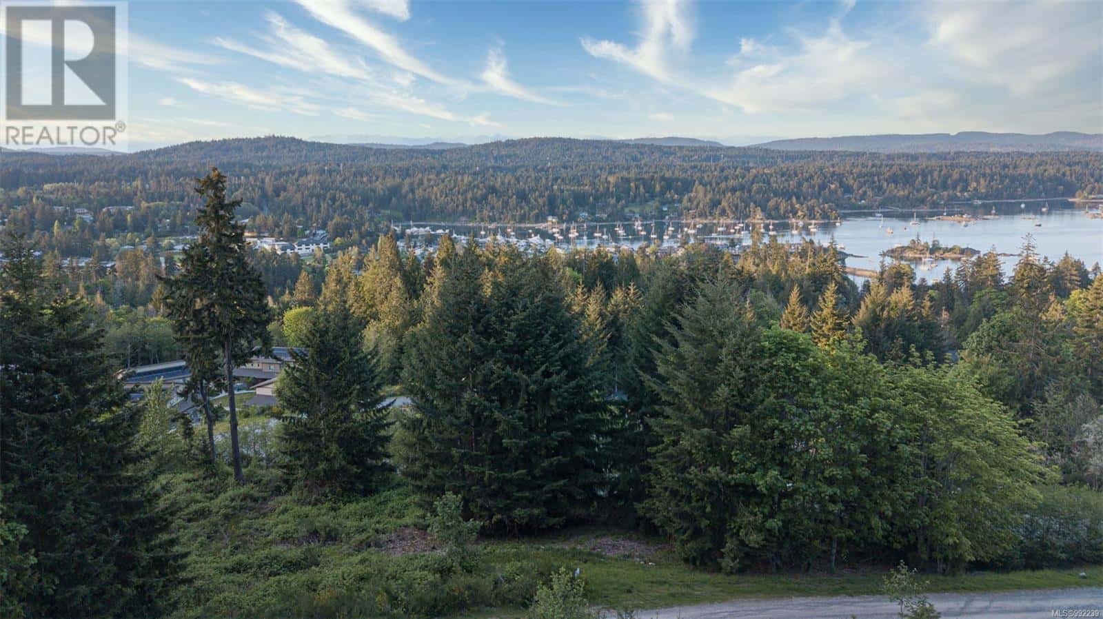 125 Bishops Walk Rd — Salt Spring, British Columbia - Photo 4 of 6