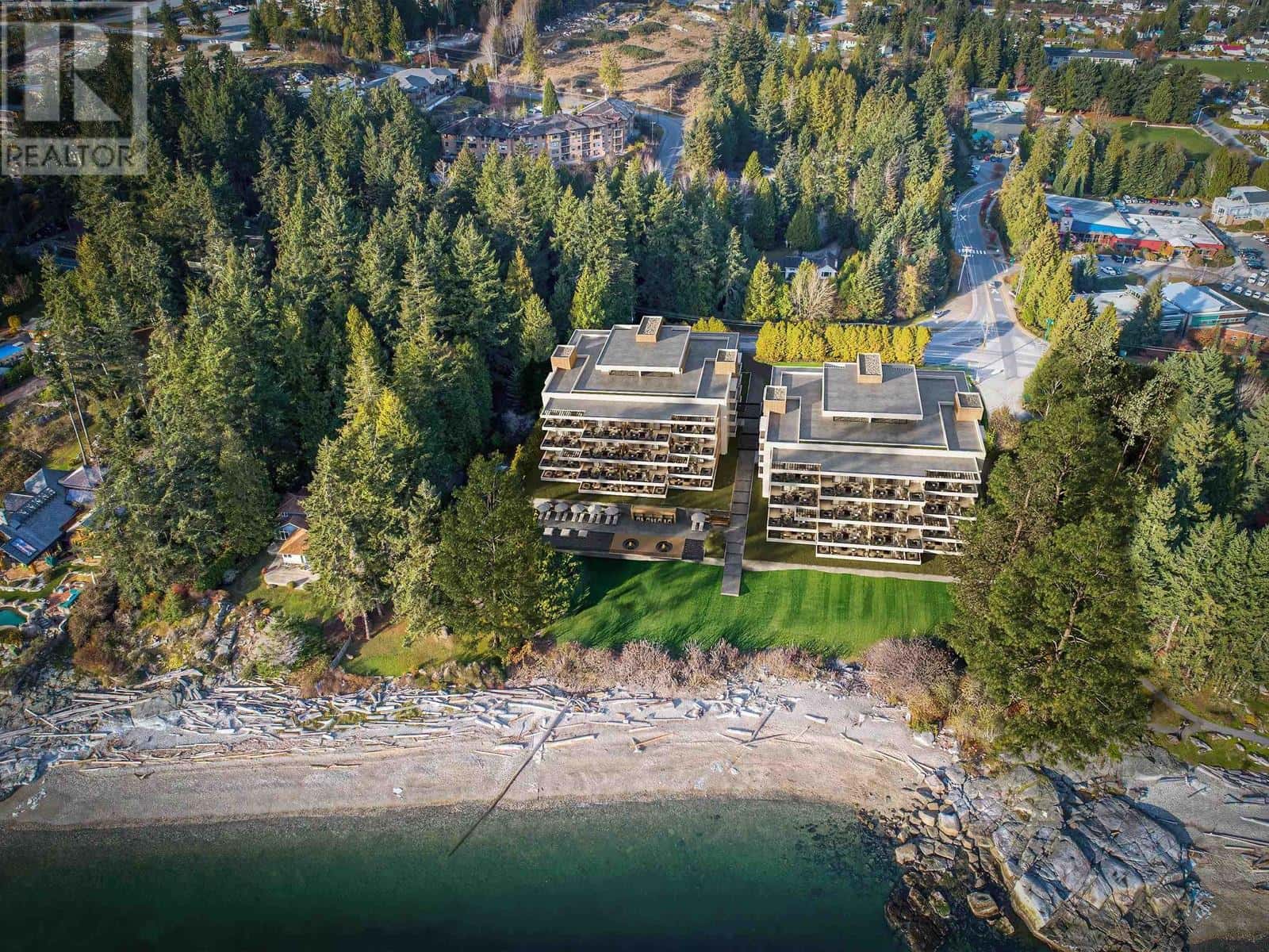 5845 SUNSHINE COAST HIGHWAY — Sechelt, British Columbia - Photo 2 of 20