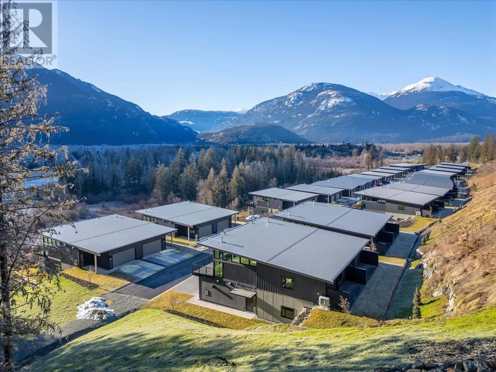 25 4000 SUNSTONE WAY — Pemberton, British Columbia - Photo 4 of 30
