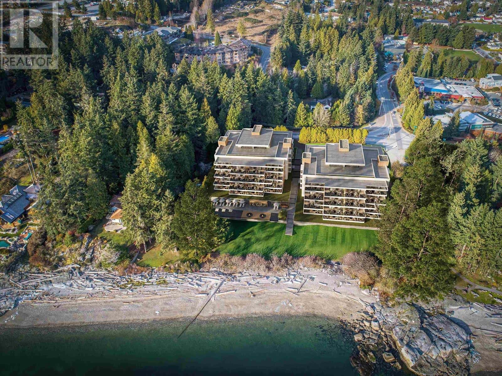 5845 SUNSHINE COAST HIGHWAY — Sechelt, British Columbia - Photo 4 of 20