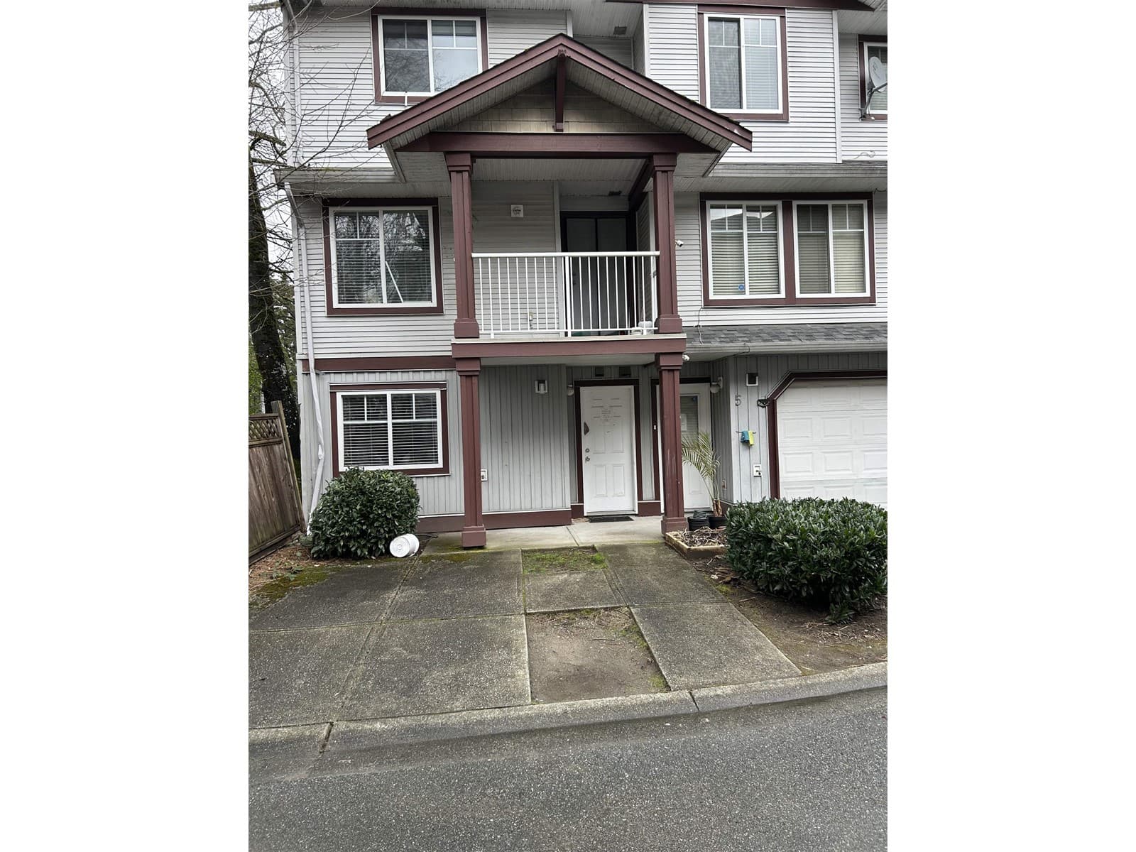 6 12070 76 AVENUE — Surrey, British Columbia - Main photo