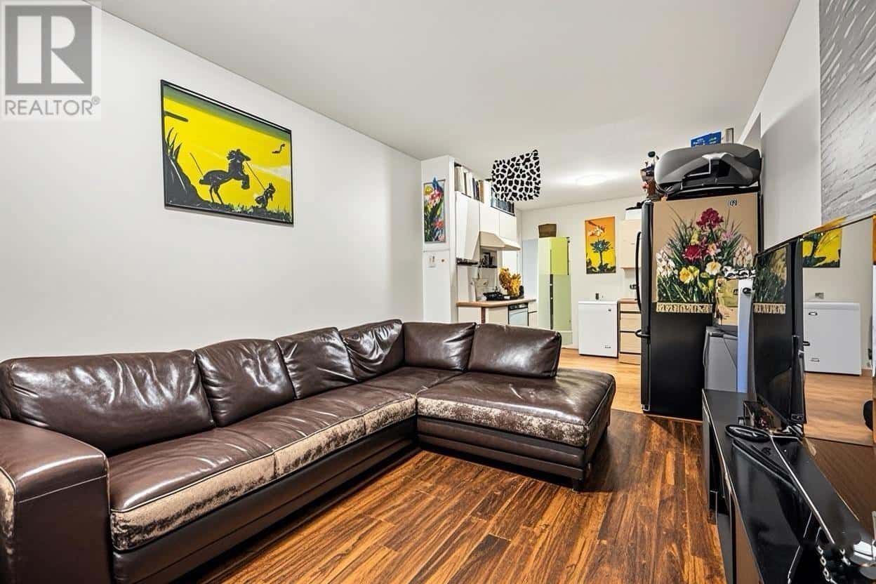 250 DUTHIE AVENUE — Burnaby, British Columbia - Photo 2 of 24