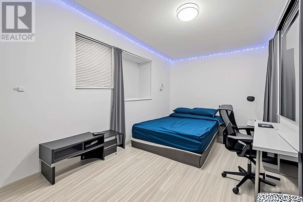 250 DUTHIE AVENUE — Burnaby, British Columbia - Photo 5 of 24