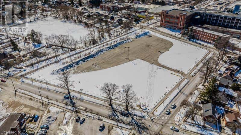 150 STRANGE STREET — Kitchener, Ontario - Photo 3 of 9