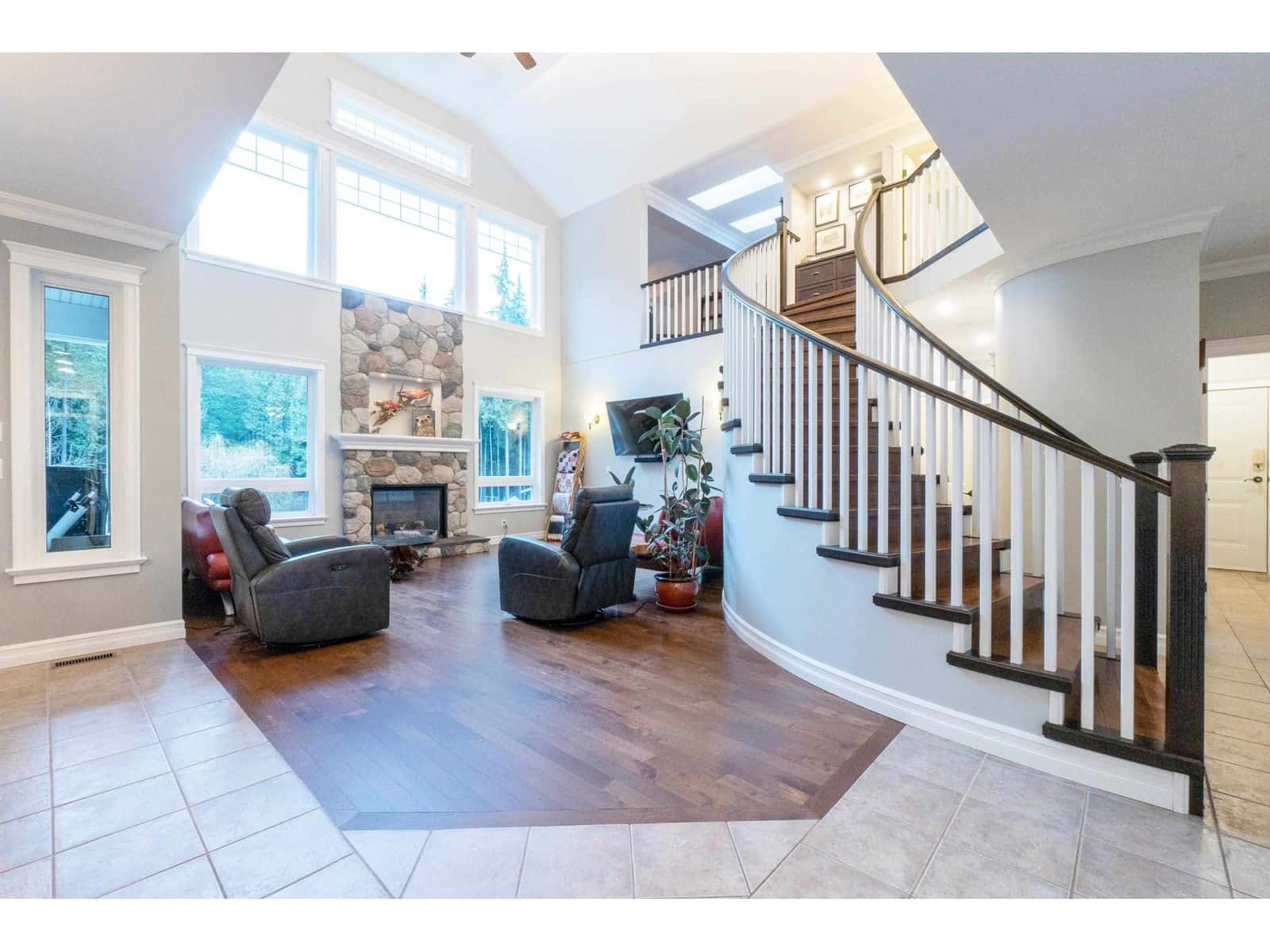 12595 POWELL STREET — Mission - Photo 4 of 40