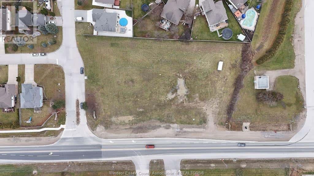 12059 COUNTY RD 42 — Tecumseh, Ontario - Photo 2 of 10