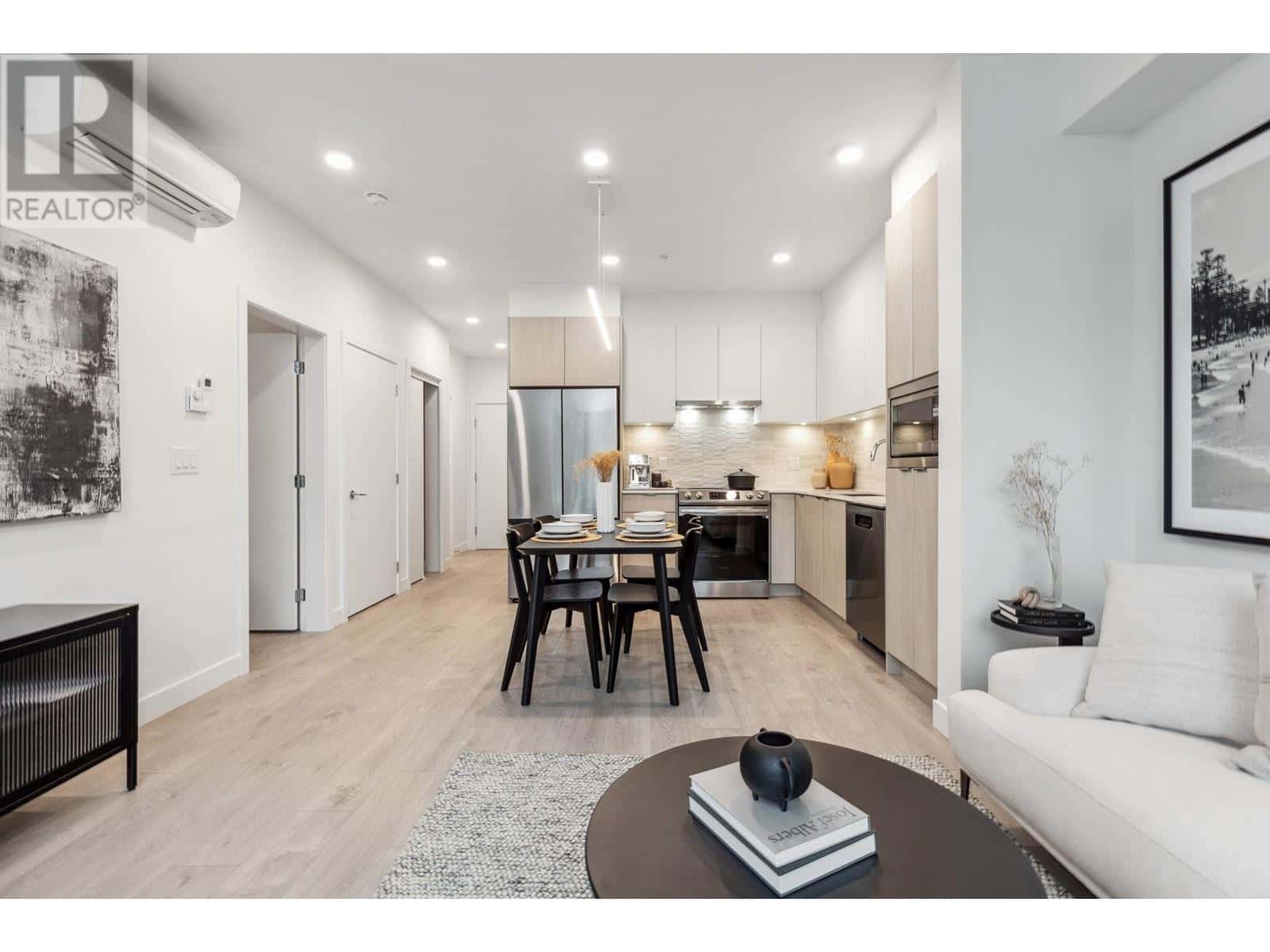 , Tsawwassen, British Columbia — Tsawwassen, British Columbia - Photo 4 of 17