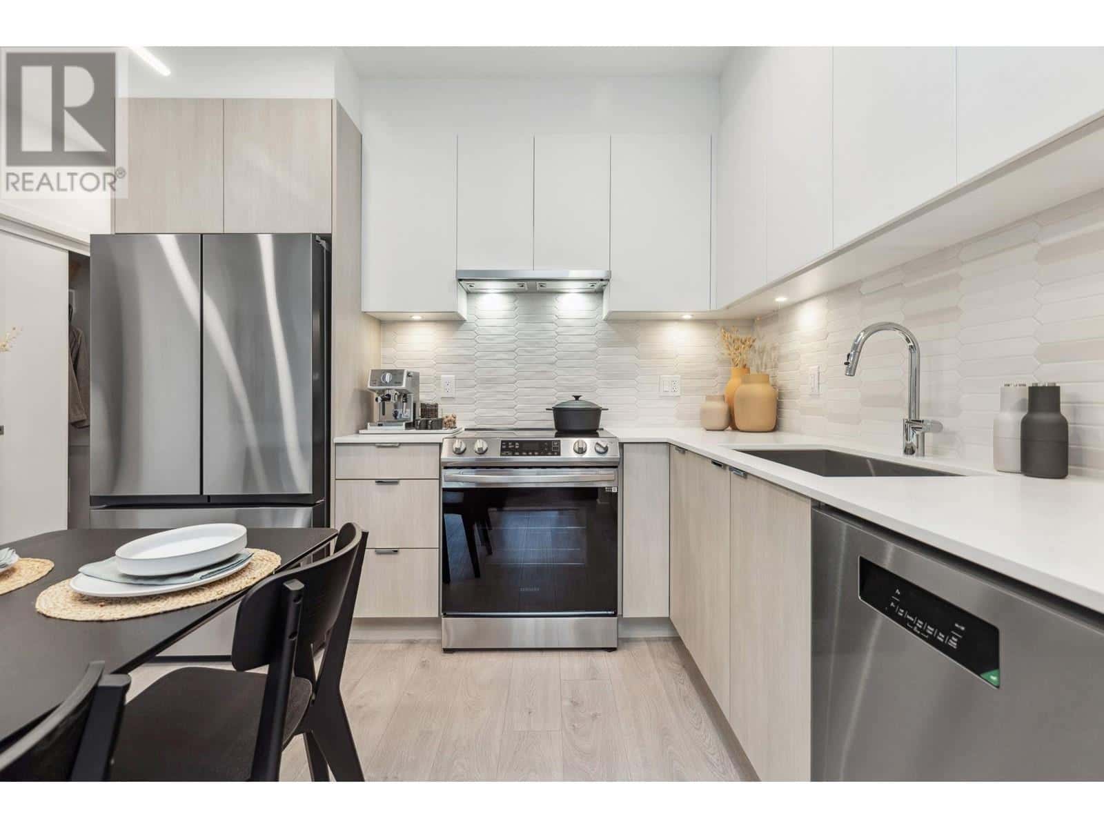 , Tsawwassen, British Columbia — Tsawwassen, British Columbia - Photo 5 of 17