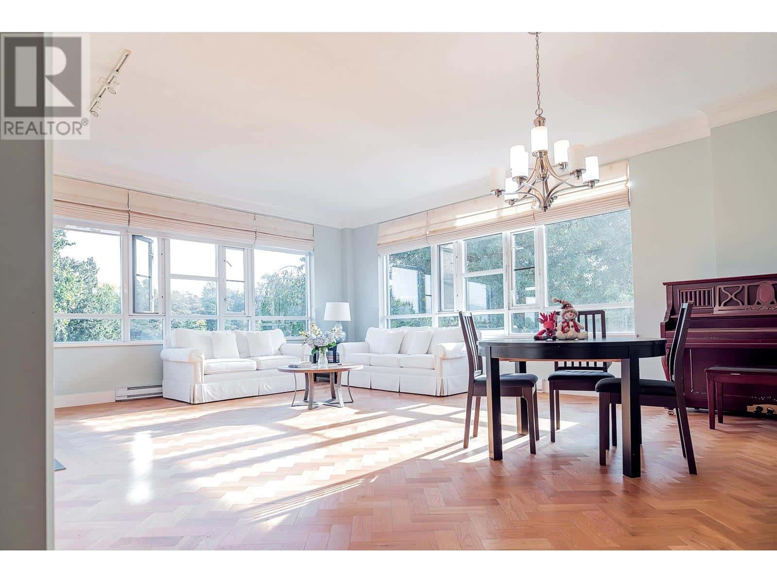 501 4685 VALLEY DRIVE — Vancouver - Photo 2 of 20