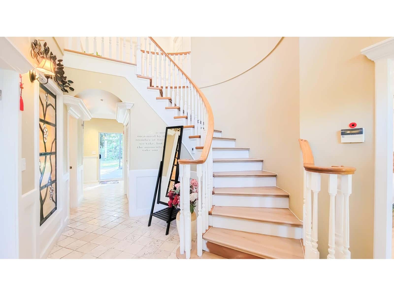 , Surrey, British Columbia — Surrey, British Columbia - Photo 3 of 32