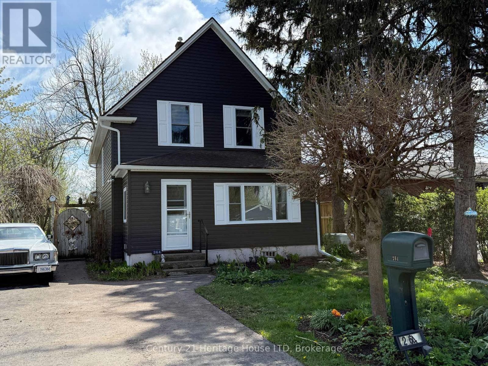 264 HENRIETTA STREET — Fort Erie (Central) - Main photo