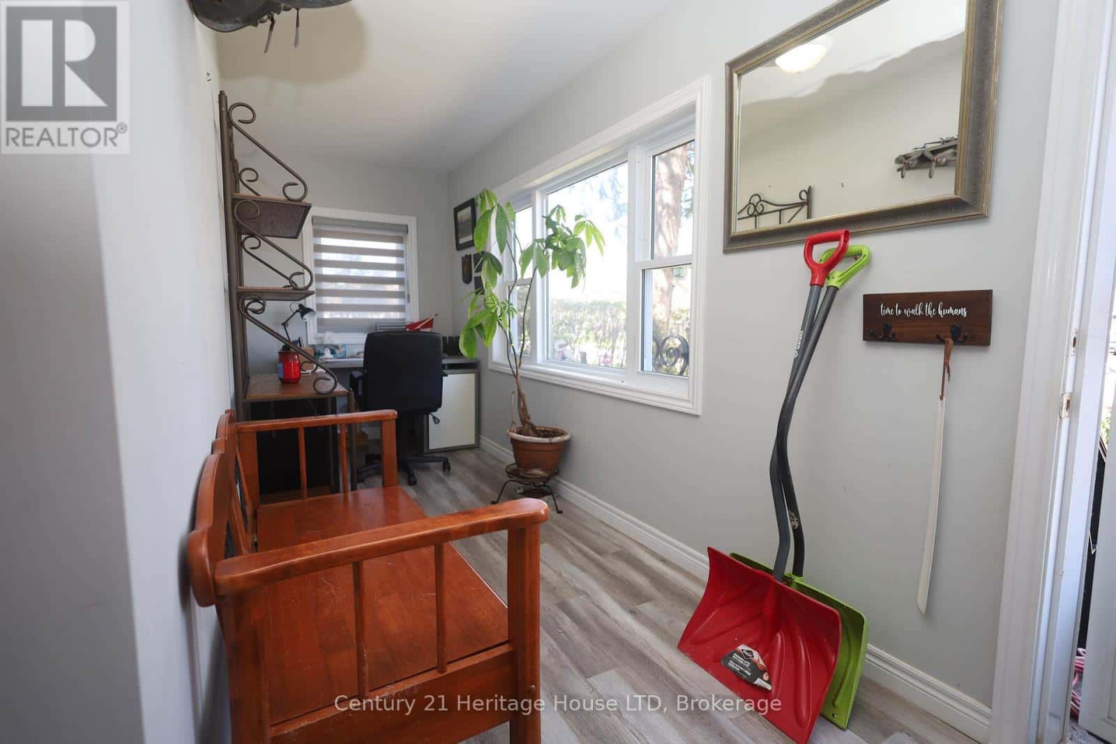 264 HENRIETTA STREET — Fort Erie (Central) - Photo 3 of 23