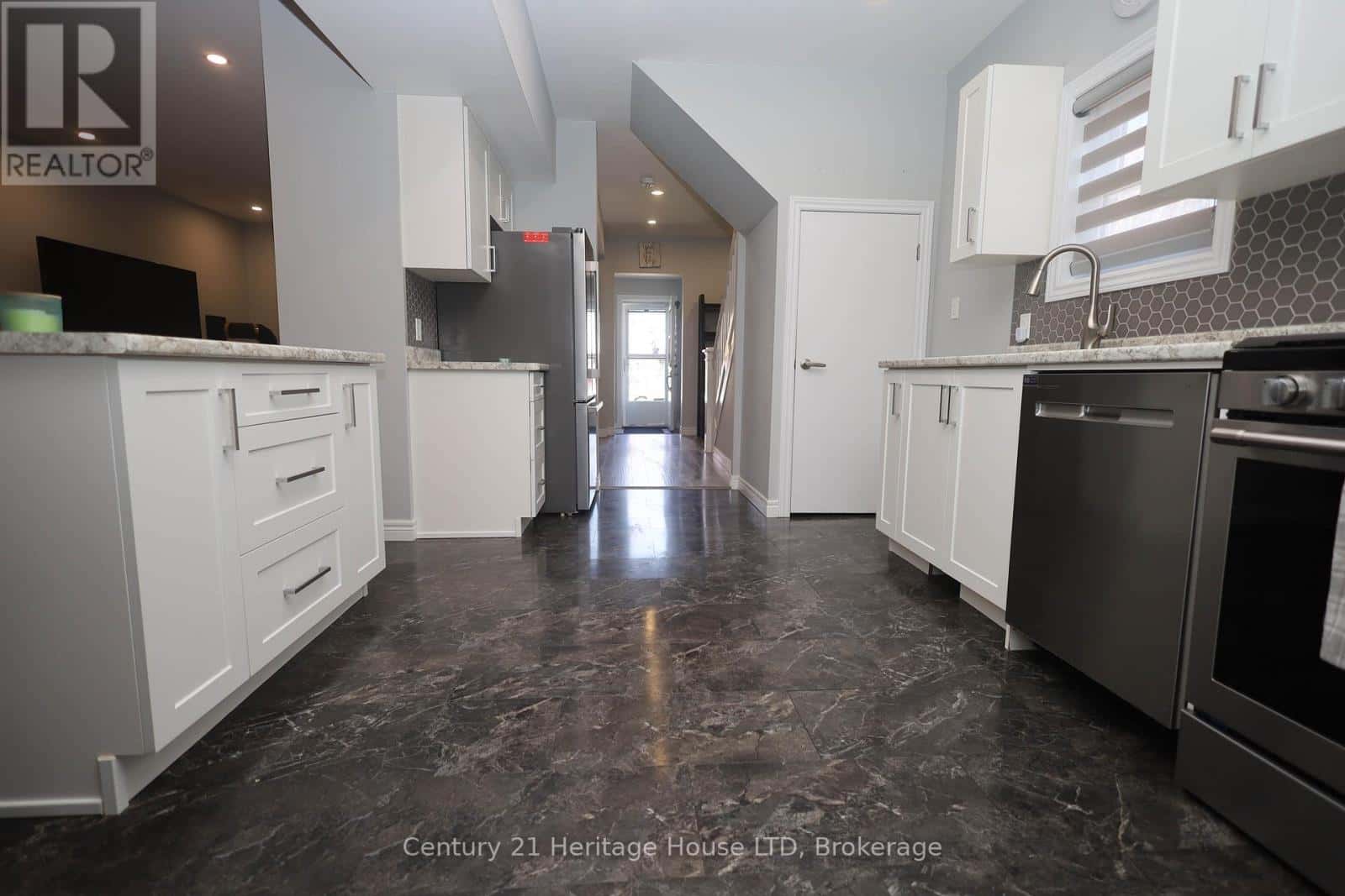 264 HENRIETTA STREET — Fort Erie (Central) - Photo 4 of 23