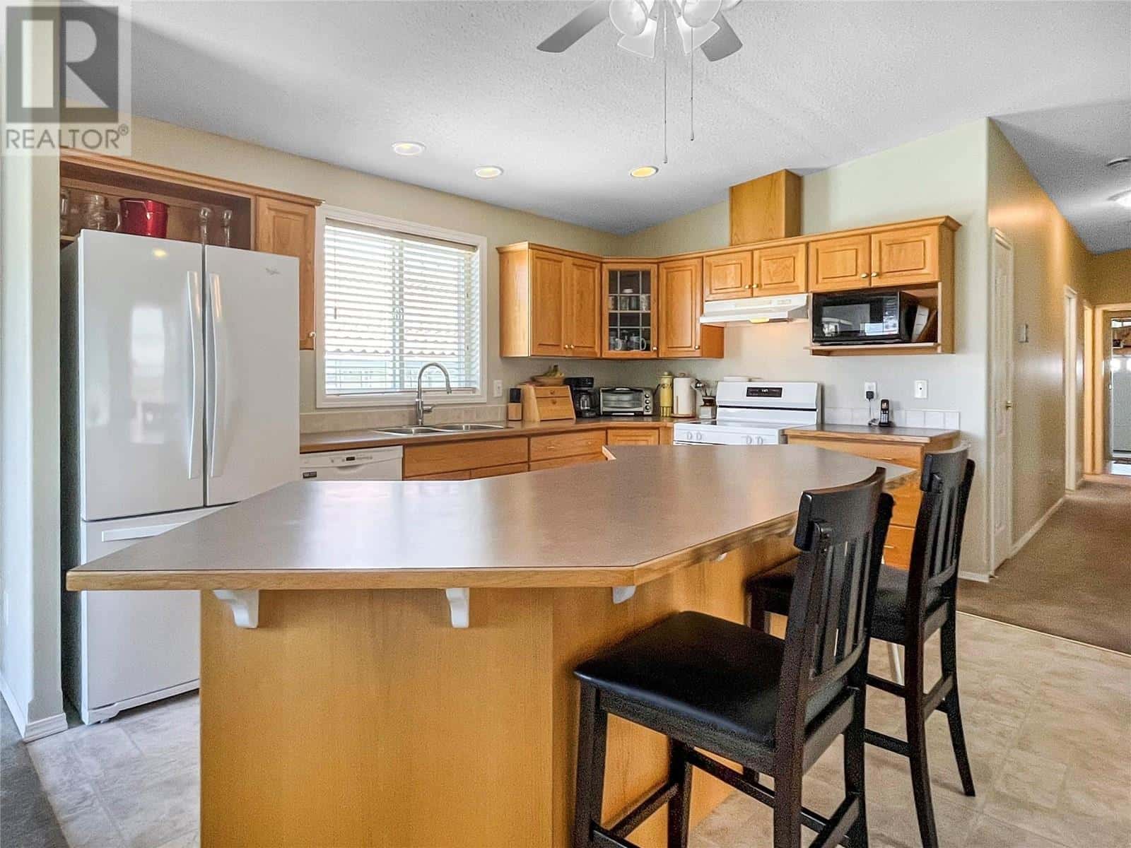 9400 115TH Street Unit# 52 — Osoyoos, British Columbia - Photo 4 of 37