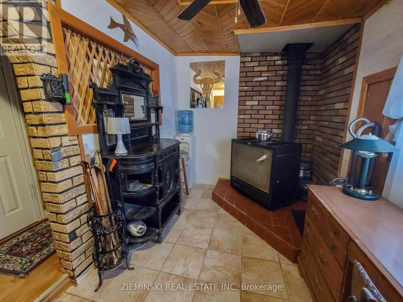 , Iroquois Falls, — Iroquois Falls - Photo 4 of 20