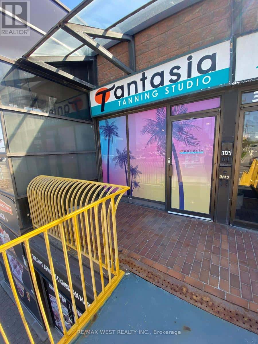 , Toronto (Yorkdale-Glen Park), Ontario — Toronto (Yorkdale-Glen Park), Ontario - Photo 2 of 12