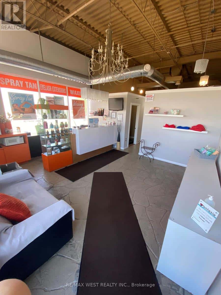 , Toronto (Yorkdale-Glen Park), Ontario — Toronto (Yorkdale-Glen Park), Ontario - Photo 3 of 12