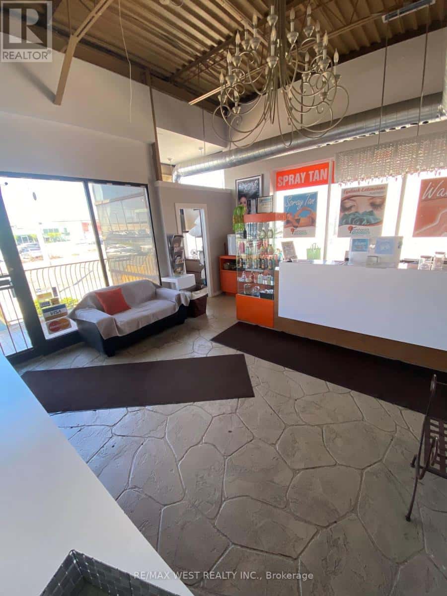 , Toronto (Yorkdale-Glen Park), Ontario — Toronto (Yorkdale-Glen Park), Ontario - Photo 4 of 12