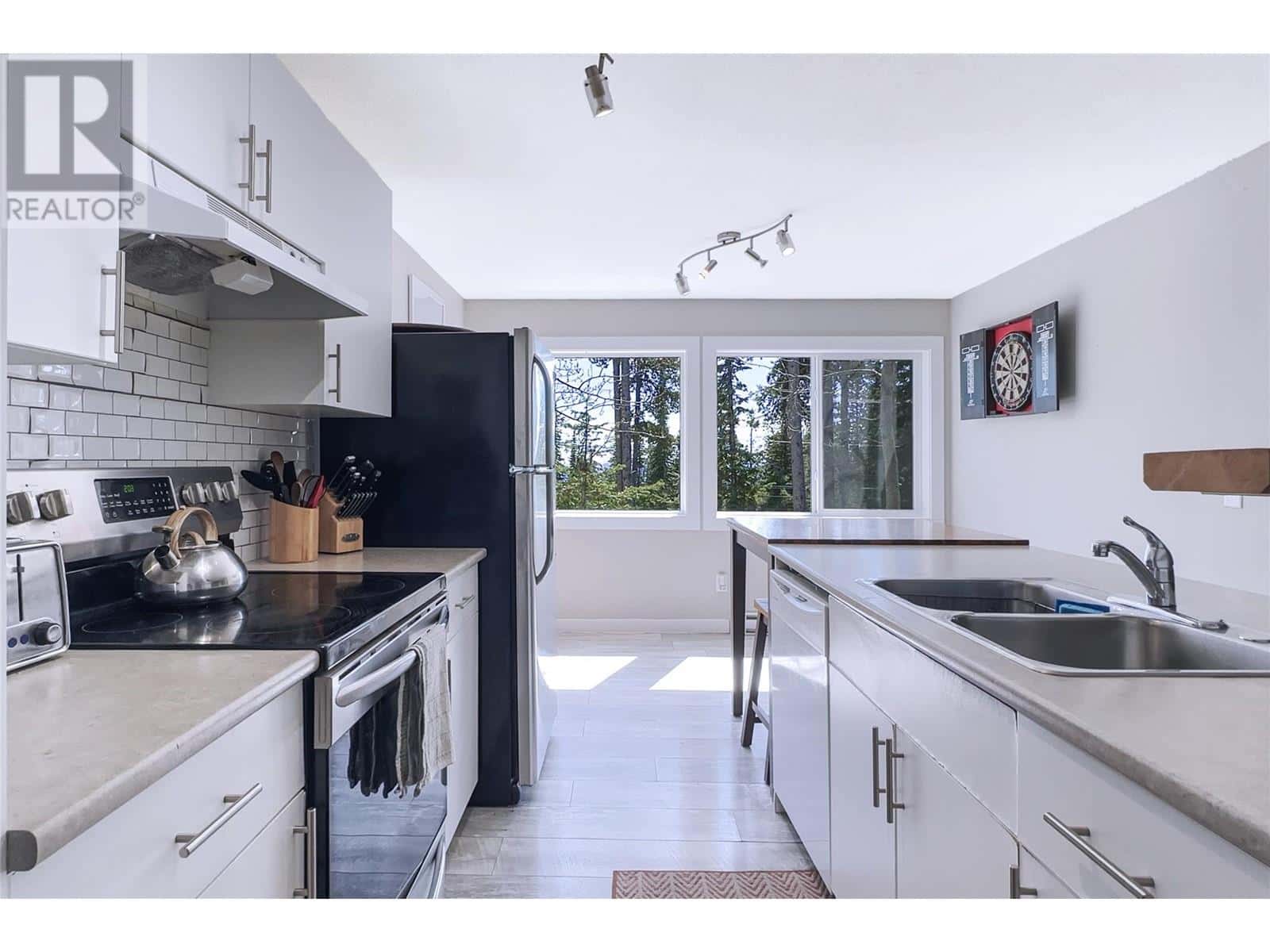 4817 Snow Pines Road Unit# D — Big White, British Columbia - Photo 4 of 31