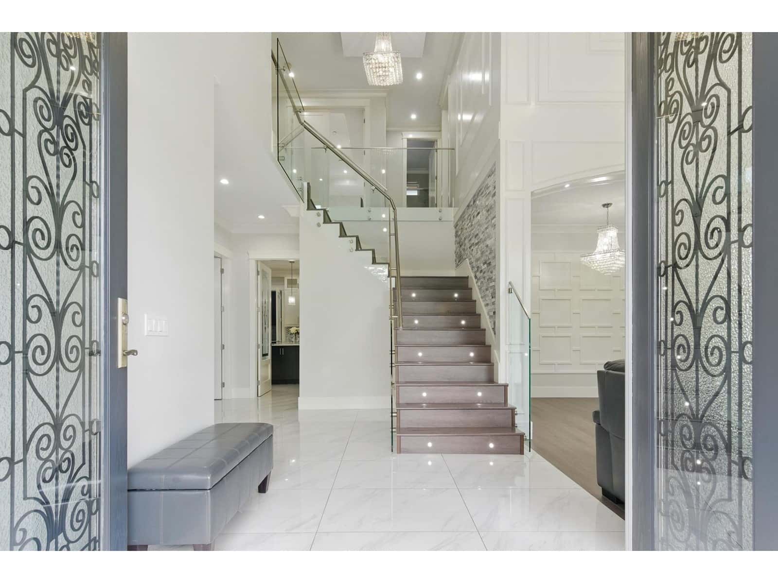 , Surrey, British Columbia — Surrey, British Columbia - Photo 5 of 40