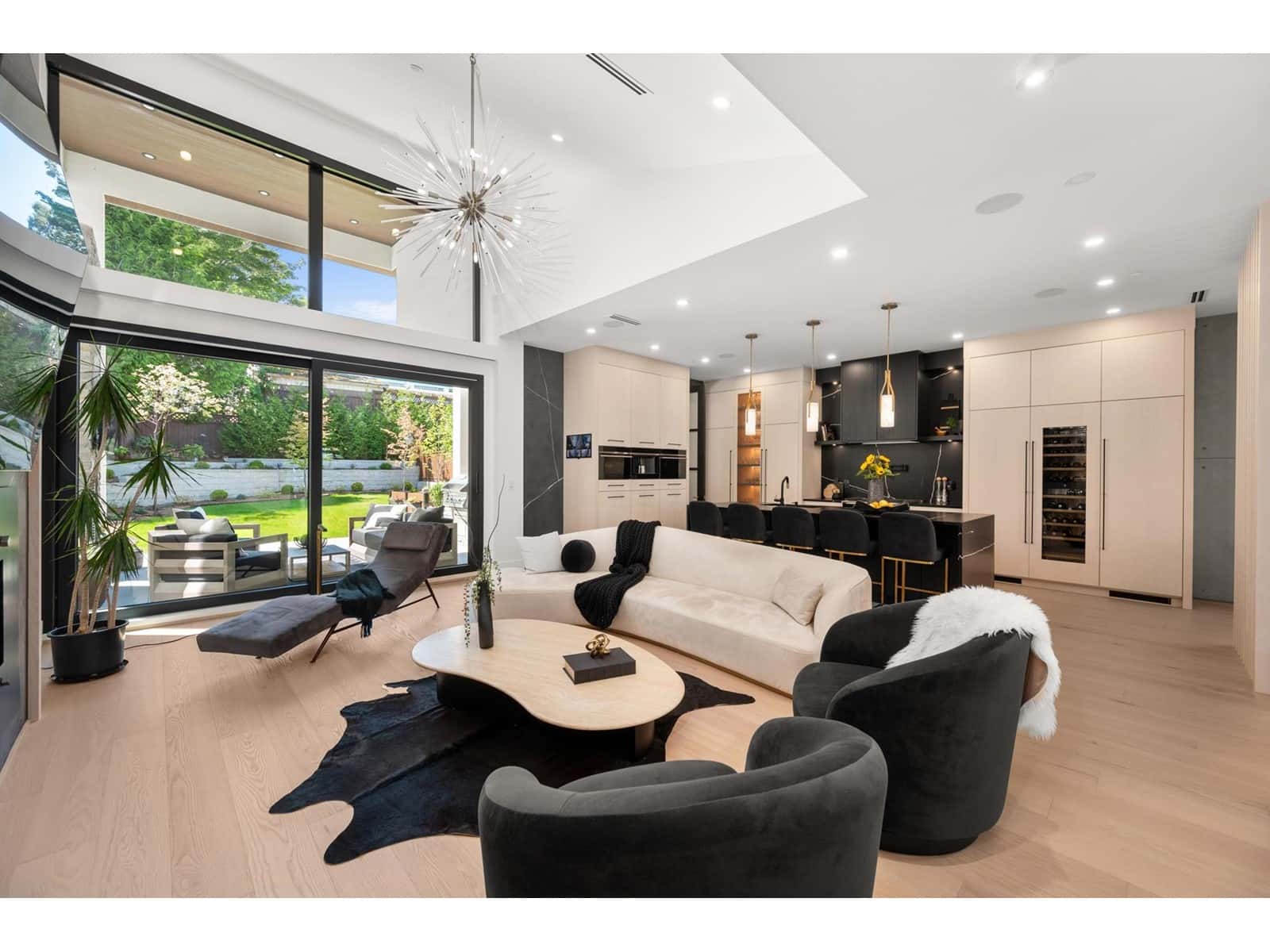 1255 KENT STREET — White Rock, British Columbia - Photo 3 of 40