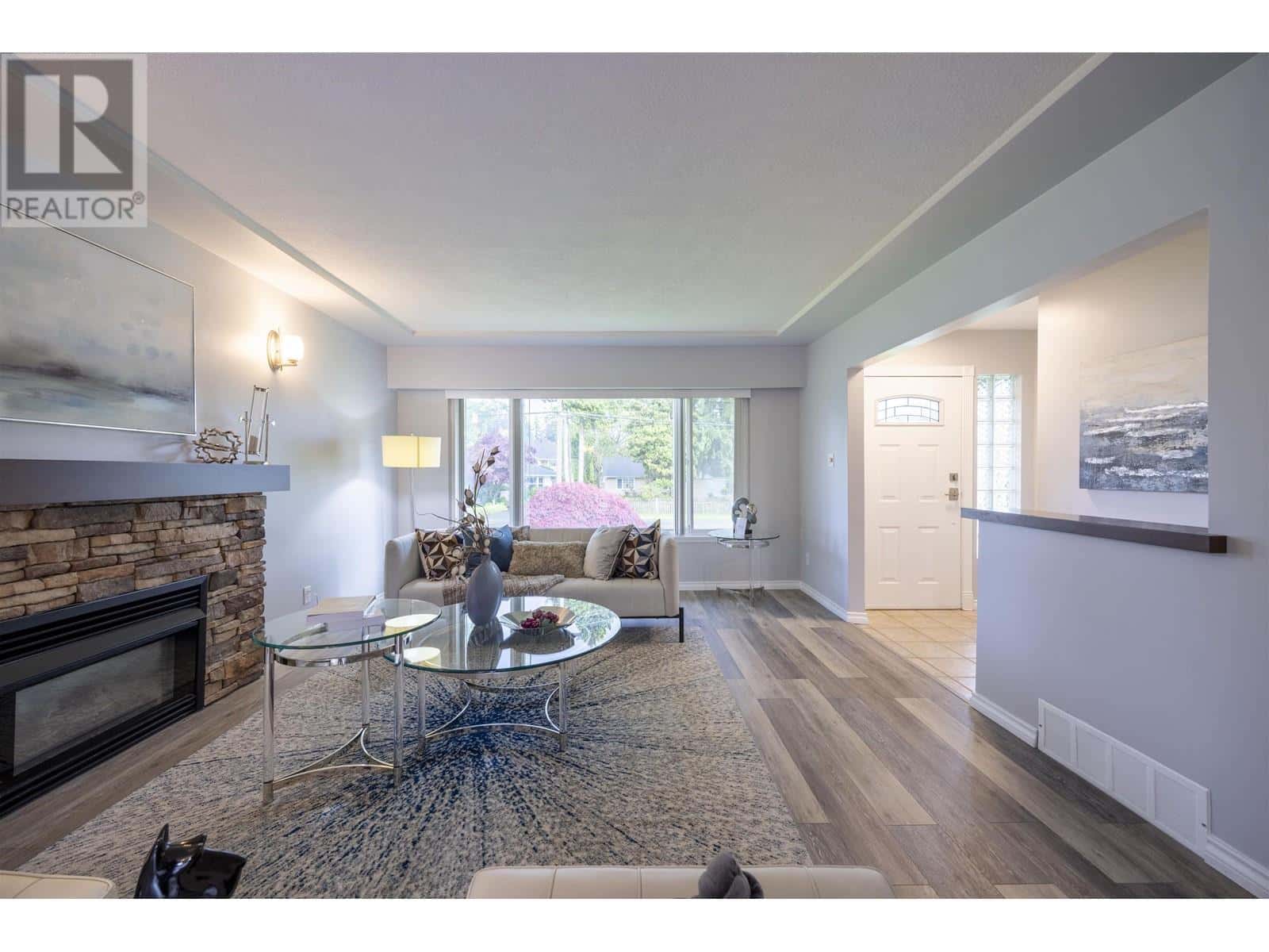 , Coquitlam, British Columbia — Coquitlam, British Columbia - Photo 3 of 31