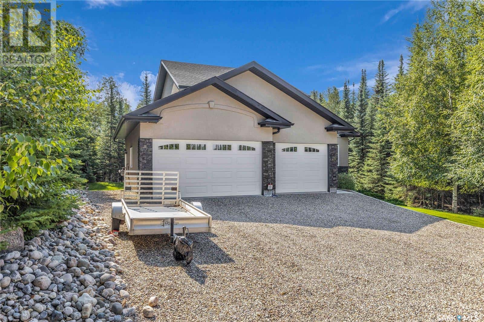 Estates Drive — Elk Ridge, Saskatchewan - Photo 2 of 50