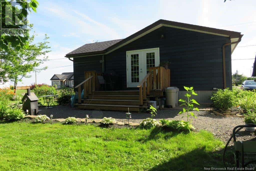 187 Tipperary Street — Shediac, New Brunswick - Photo 3 of 48