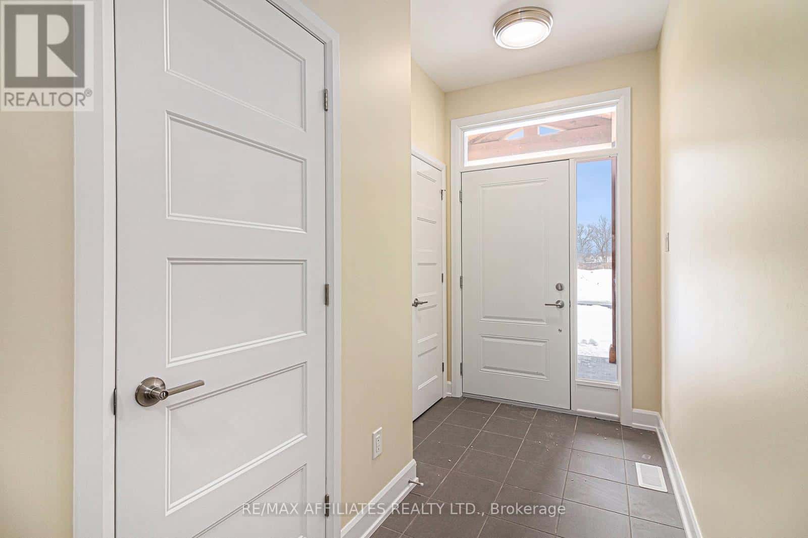 , Russell, Ontario — Russell, Ontario - Photo 2 of 17