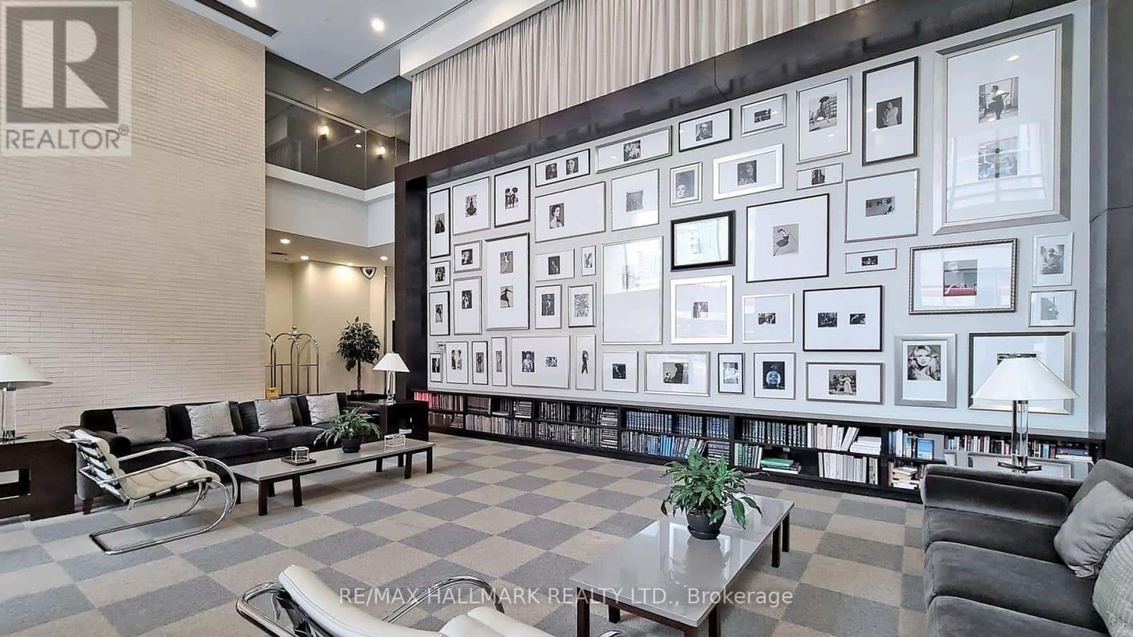 , Toronto (Waterfront Communities), — Toronto (Waterfront Communities) - Photo 2 of 24