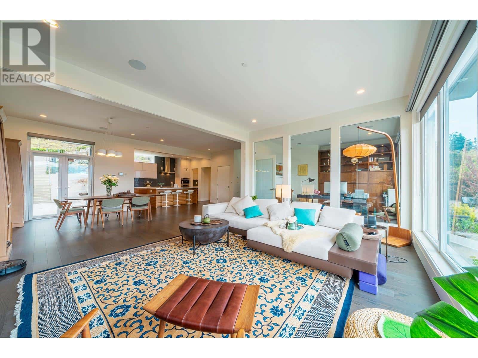 4350 LOCARNO CRESCENT — Vancouver, British Columbia - Photo 4 of 32