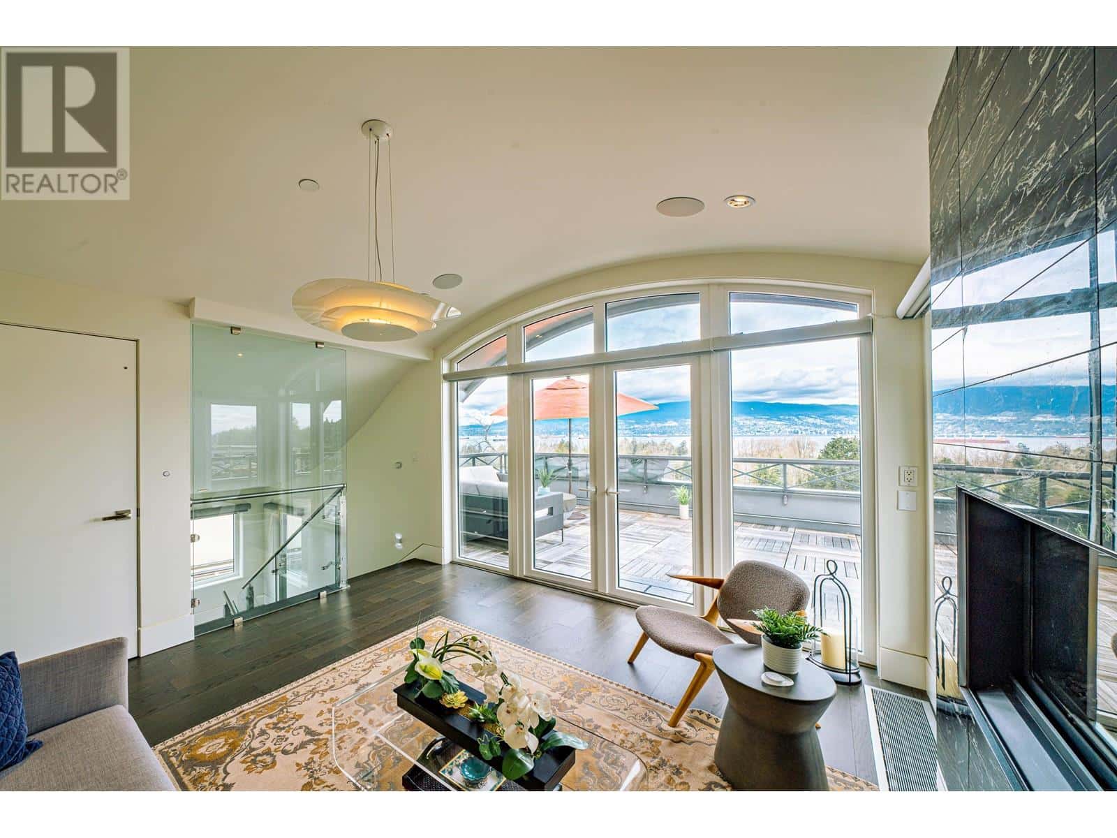 4350 LOCARNO CRESCENT — Vancouver, British Columbia - Photo 2 of 32