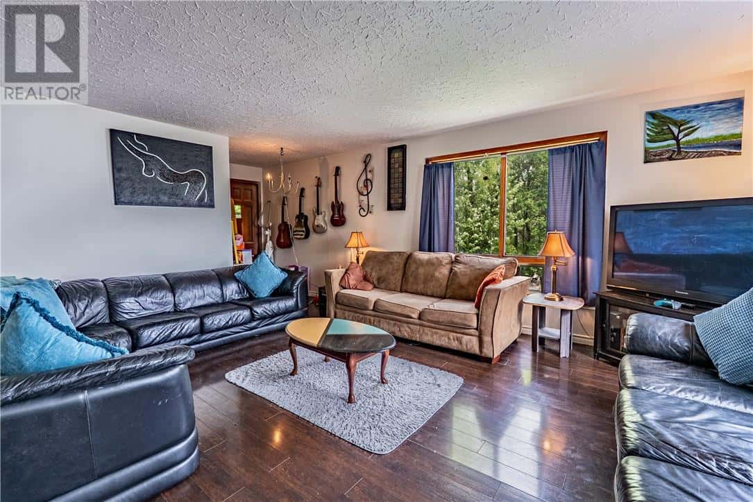 , Sudbury, Ontario — Sudbury, Ontario - Photo 4 of 35