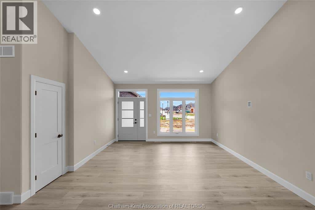 , Chatham, — Chatham - Photo 3 of 70