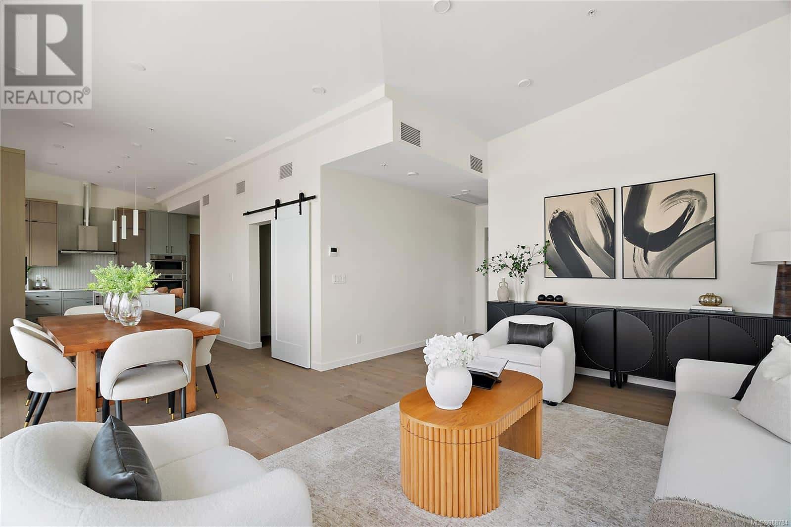 BPH1 1102 Esquimalt Rd — Esquimalt, British Columbia - Photo 3 of 34