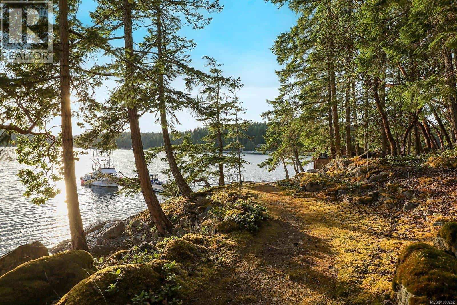 , Cortes Island, British Columbia — Cortes Island, British Columbia - Photo 3 of 54