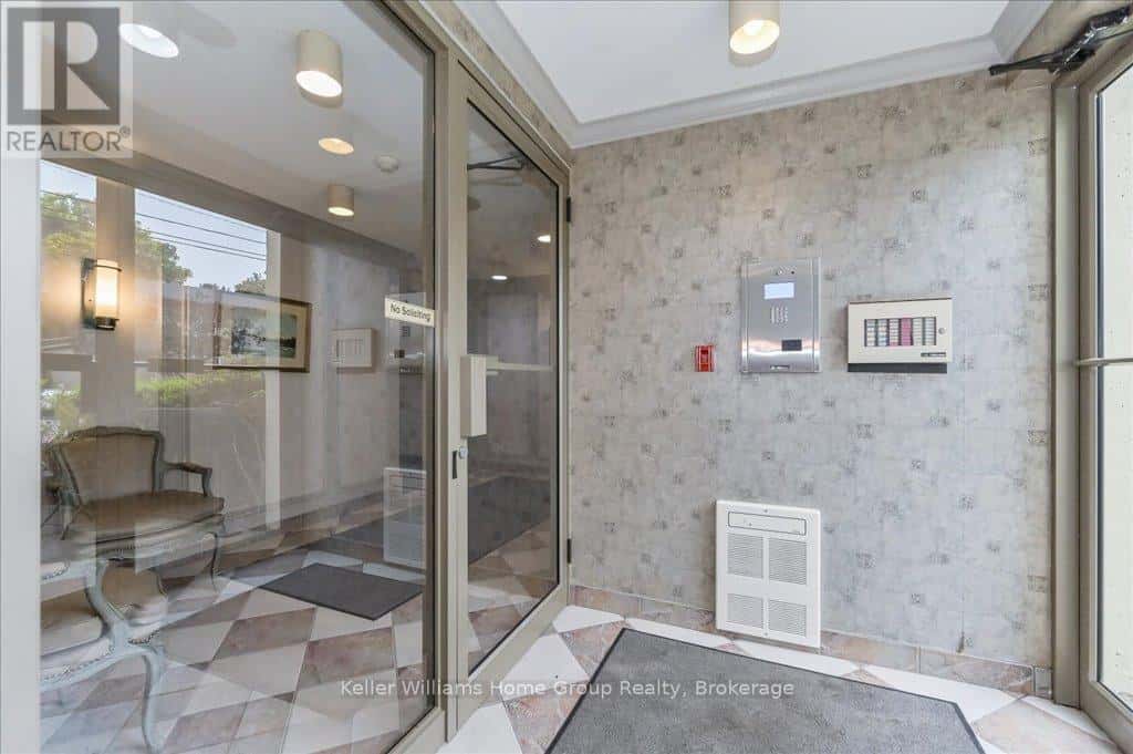 , Centre Wellington (Fergus), Ontario — Centre Wellington (Fergus), Ontario - Photo 4 of 48